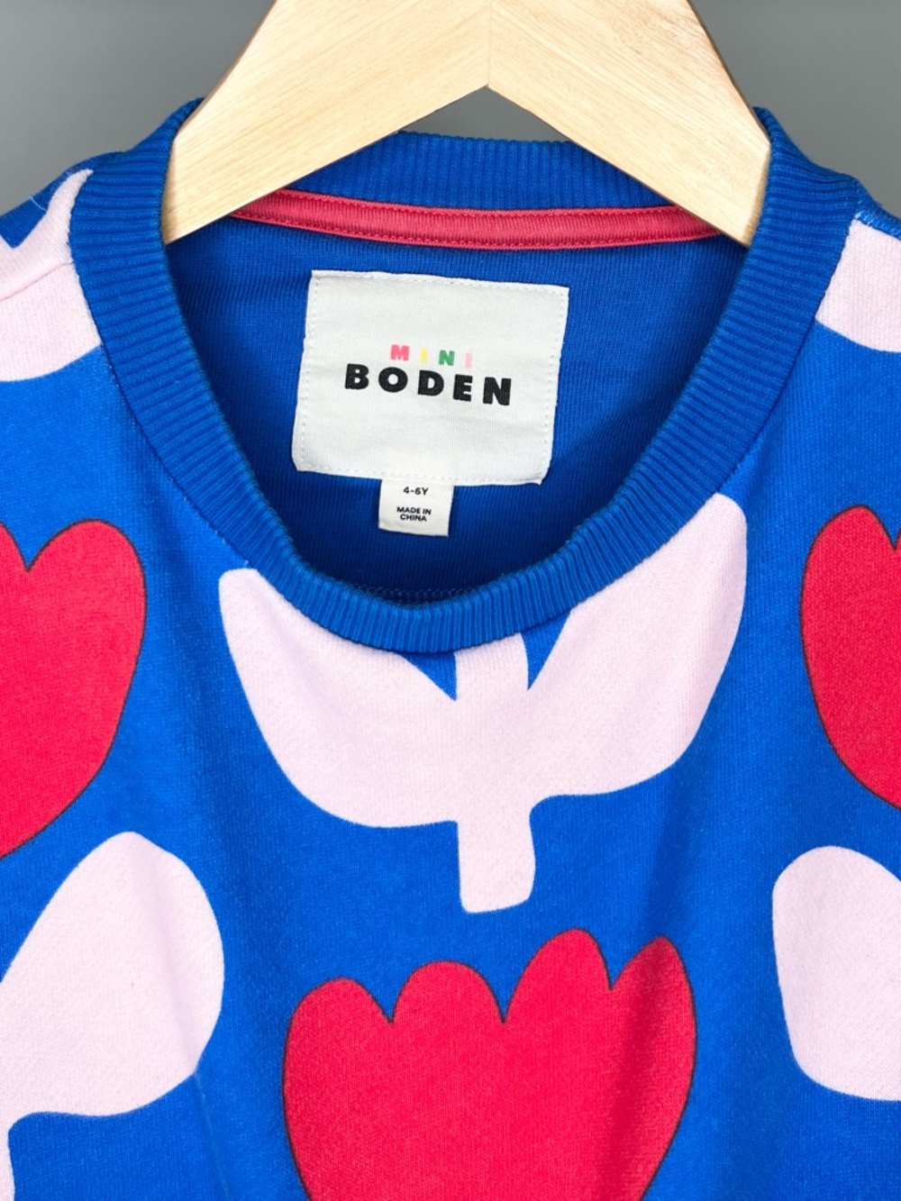 Mini Boden - Printed Sweatshirt and Joggers - Kingfisher Blue Bold Floral Tulips - Picture 2 of 10